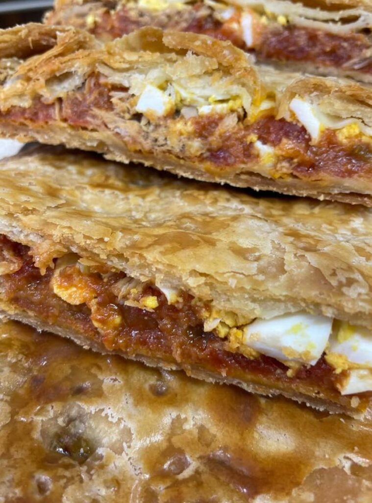 coca de embutido y huevo forn garcia castellon